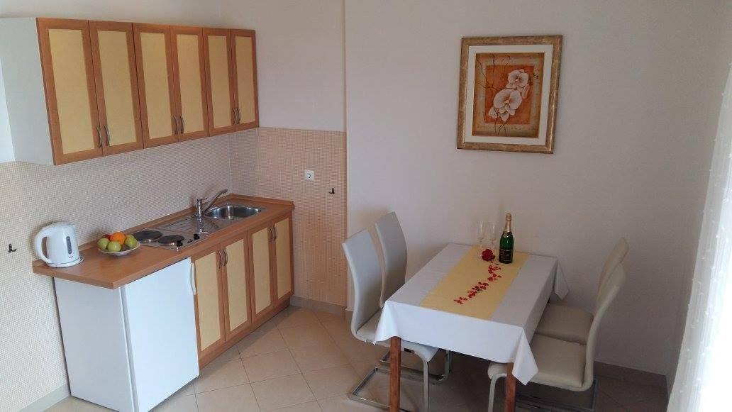 Apartmani Kontic Башка-Вода Экстерьер фото